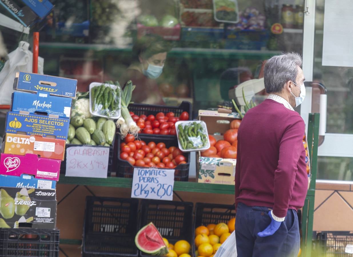 Coronavirus en Sevilla: crónica gráfica de un día en San Diego y Villegas