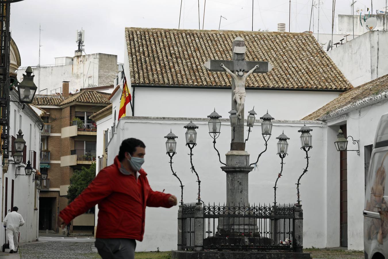 Las de Cruces de Córdoba huérfanas en el Mayo festivo, en imágenes