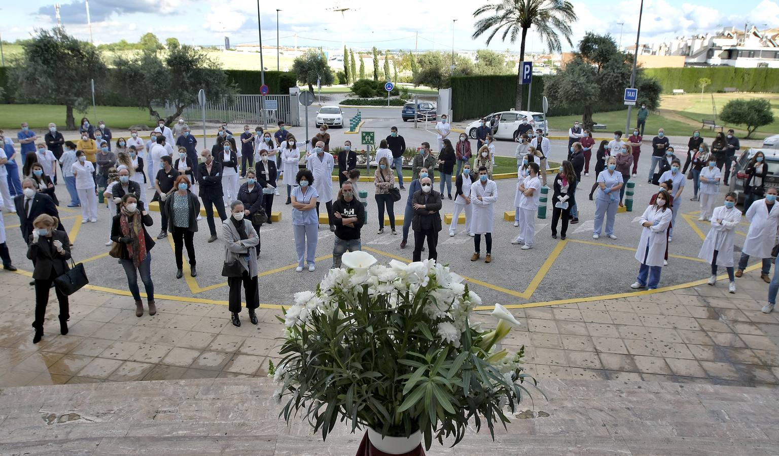 Sentido homenaje al médico fallecido en el Hospital Vithas Sevilla por coronavirus