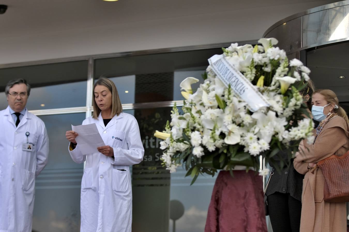 Sentido homenaje al médico fallecido en el Hospital Vithas Sevilla por coronavirus