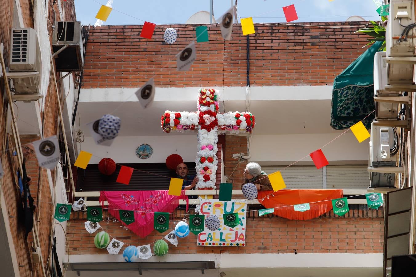 En imágenes, cómo celebra Córdoba las Cruces pese al coronavirus