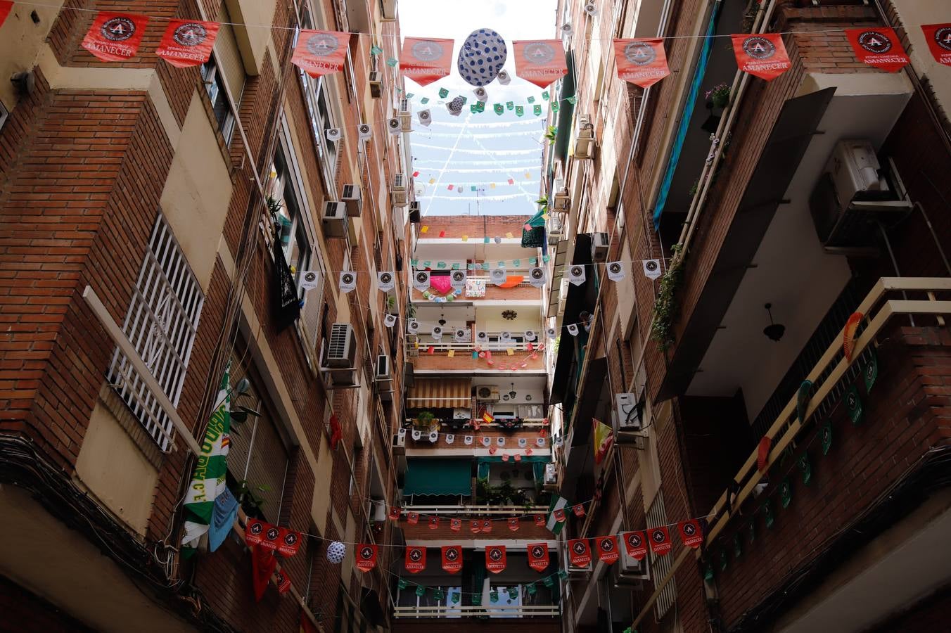 En imágenes, cómo celebra Córdoba las Cruces pese al coronavirus