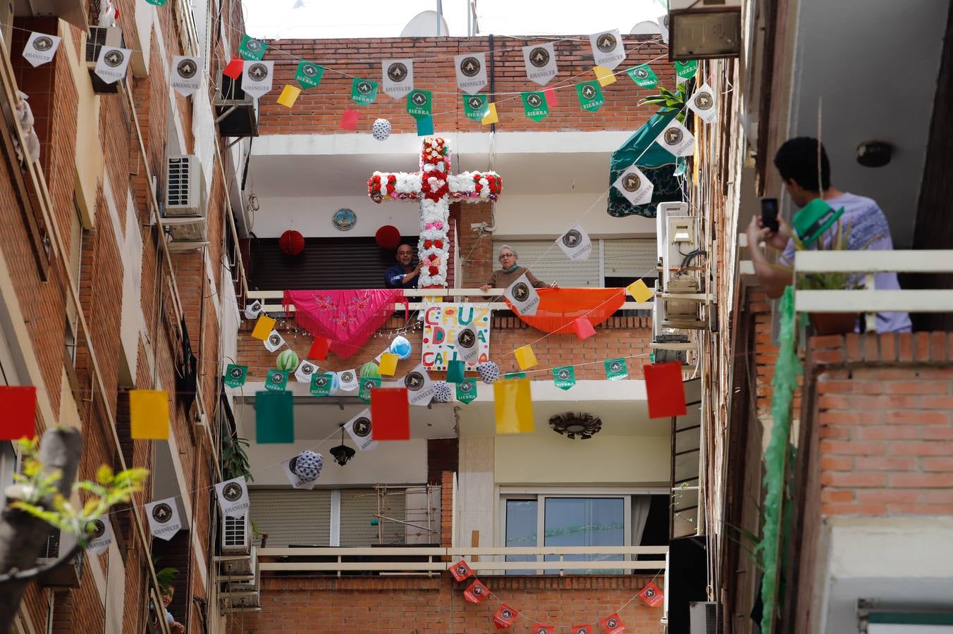 En imágenes, cómo celebra Córdoba las Cruces pese al coronavirus