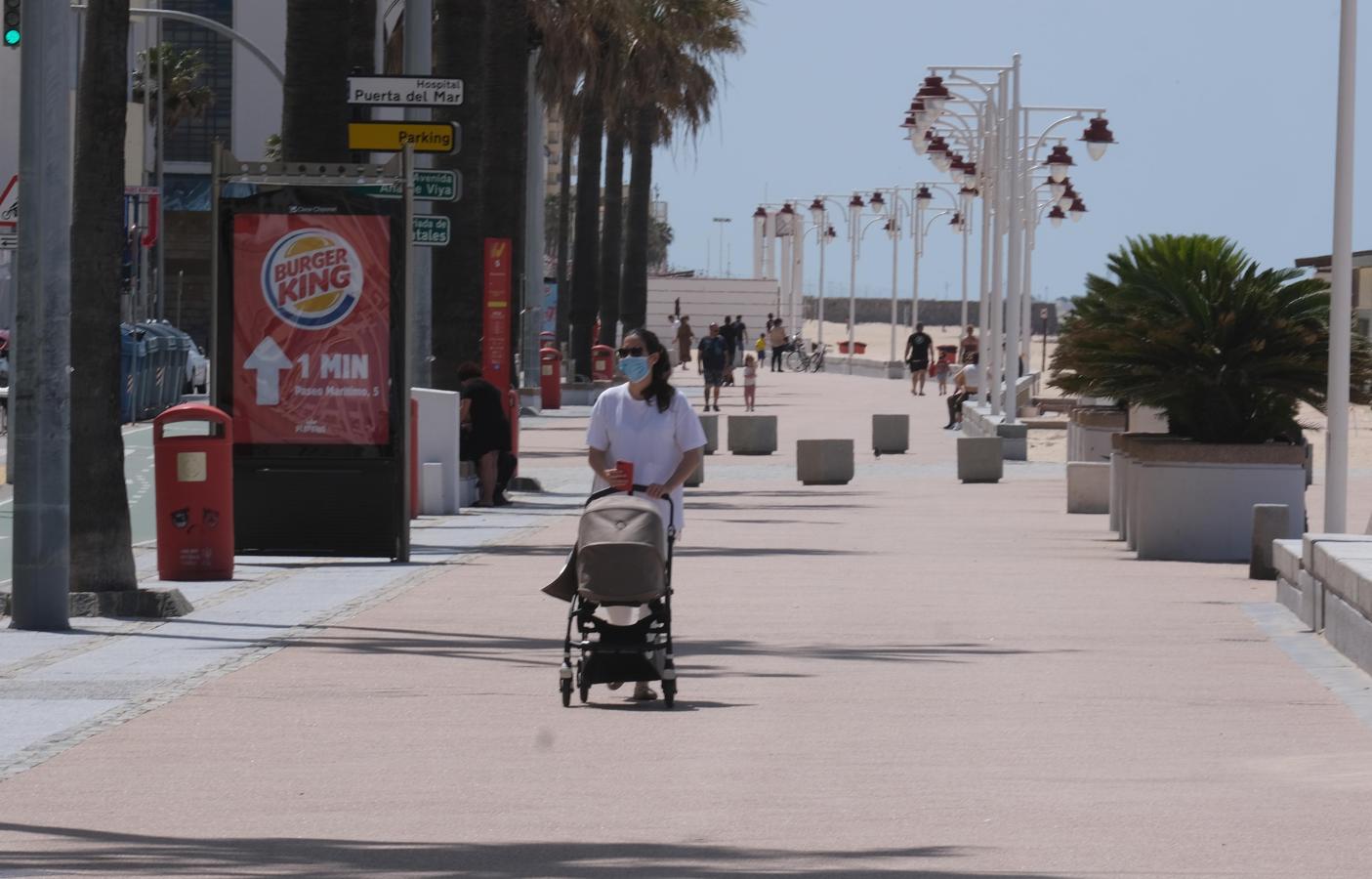 FOTOS: Cádiz disfruta en la calle del segundo día de libertad controlada