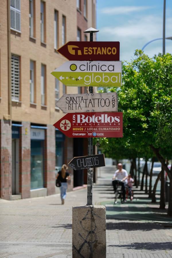 «Desescalada» en Sevilla: los comercios van abriendo sus puertas