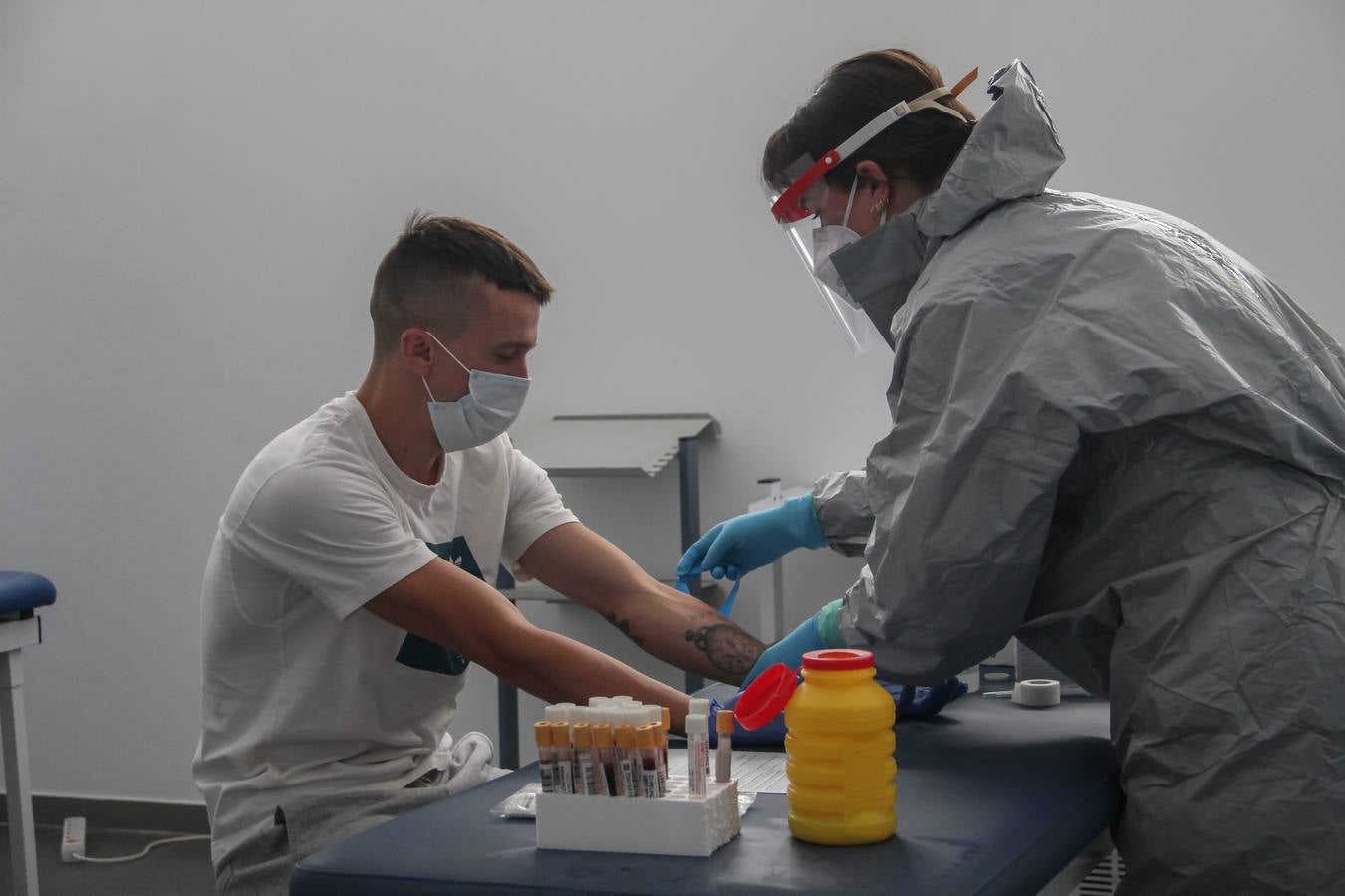 FOTOS: La plantilla del Cádiz se hace los test de coronavirus