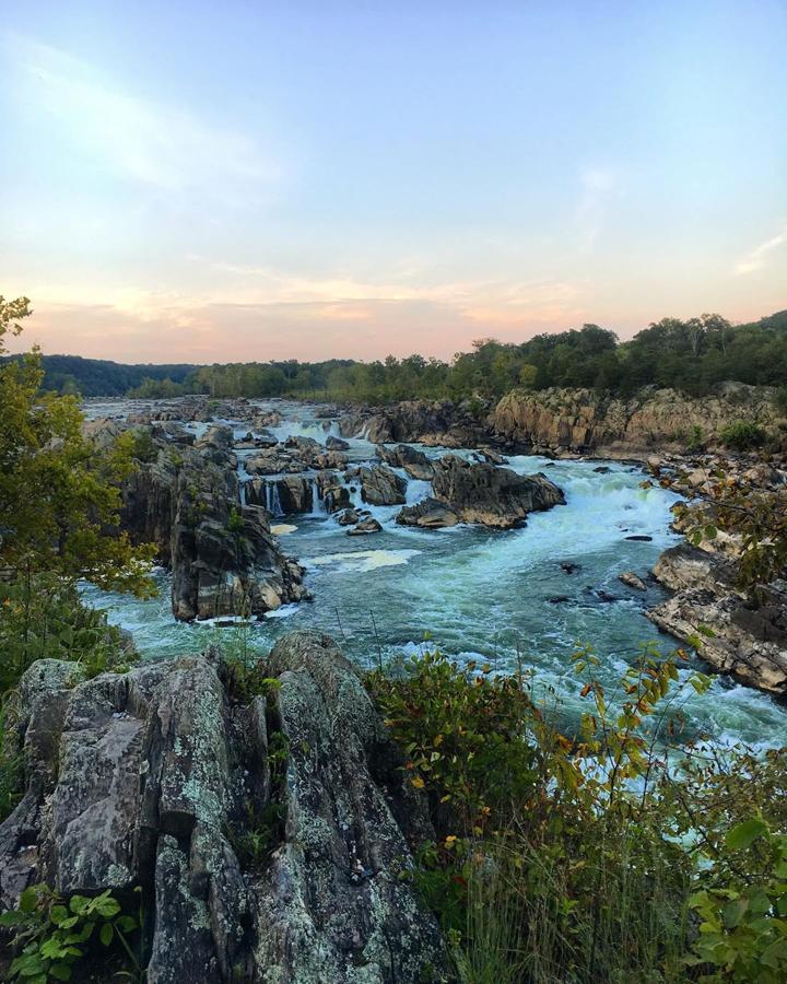 9- Great Falls, Virginia. El ex jefe del FBI o el fundador de AOL son solo algunas de las personalidades que allí habitan. Un enclave rural con paisajes de ensueño donde los niveles de pobreza no llegan al 1%.
