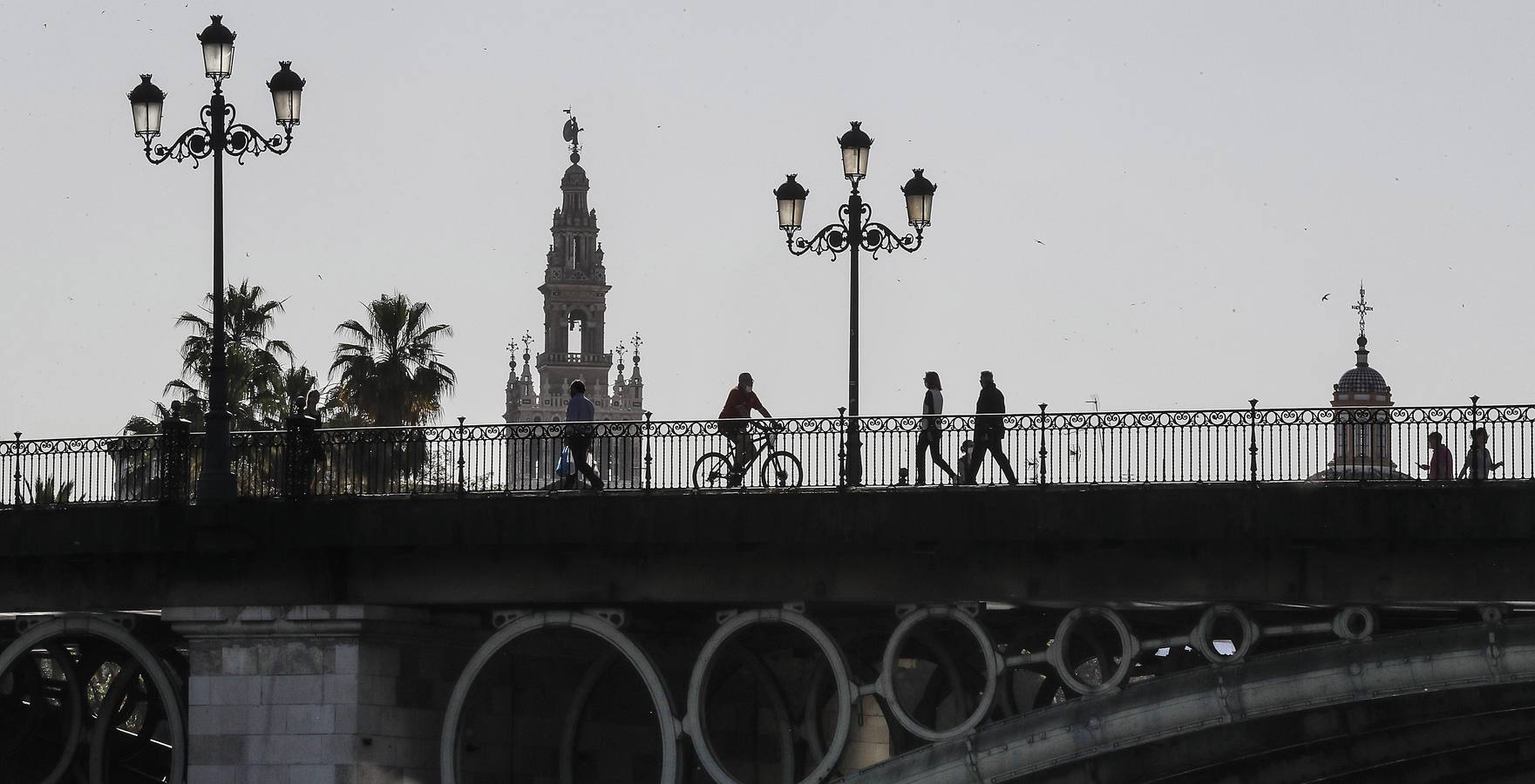 Tramos de algunas grandes vías de Sevilla se peatonalizarán durante los fines de semana