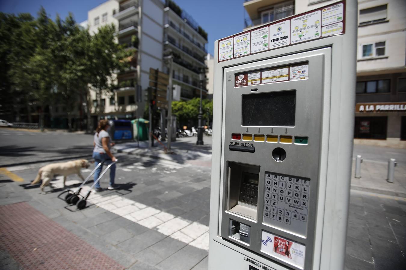 La zona azul seguirá suspendida en Sevilla