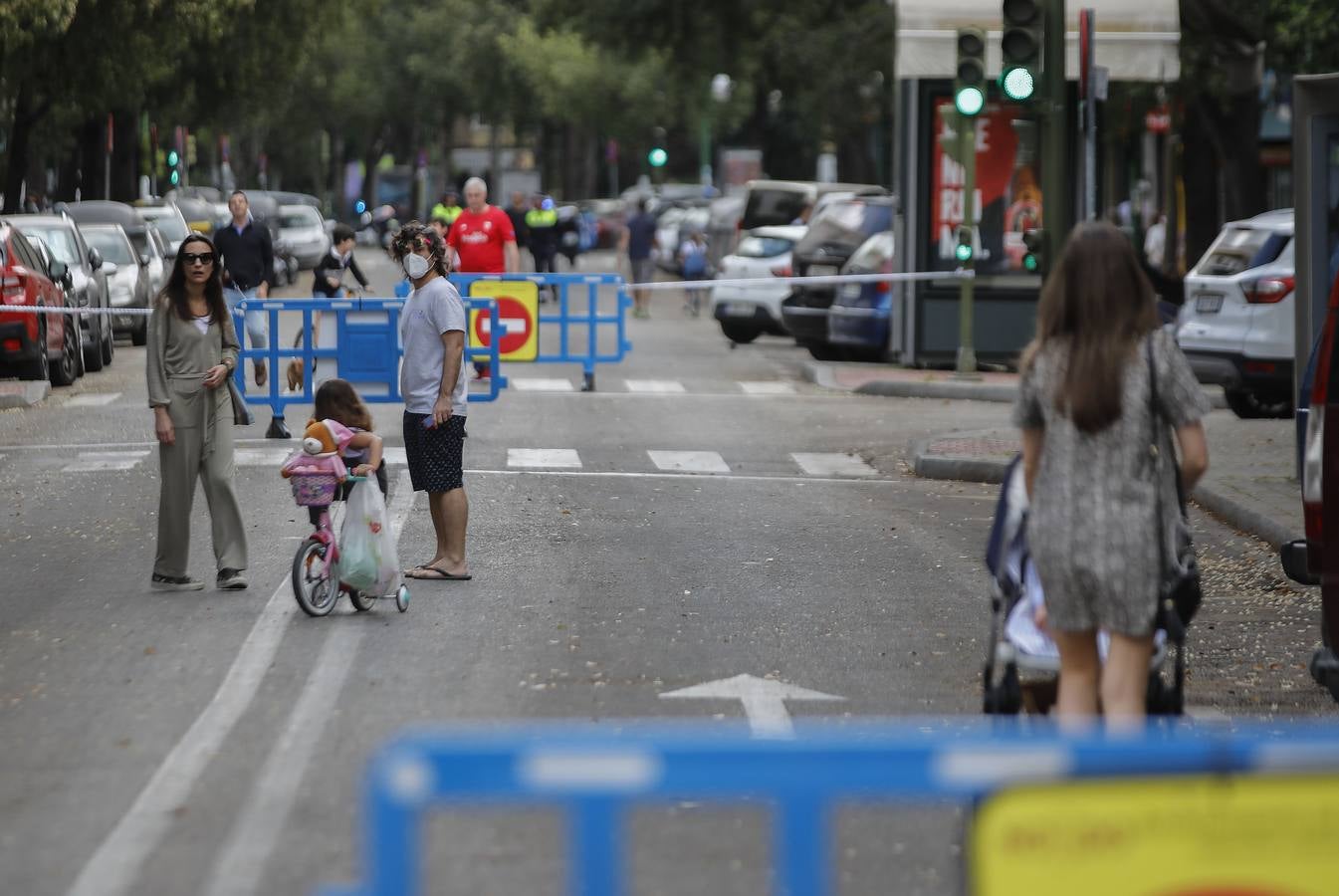 «Buen funcionamiento» del primer día de peatonalización de grandes vías en Sevilla