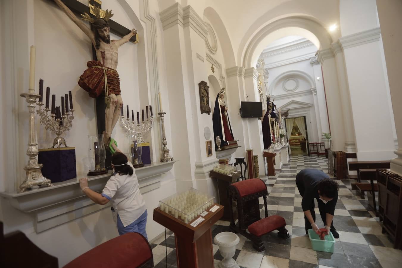 Todo preparado en las iglesias de Cádiz para la reapertura