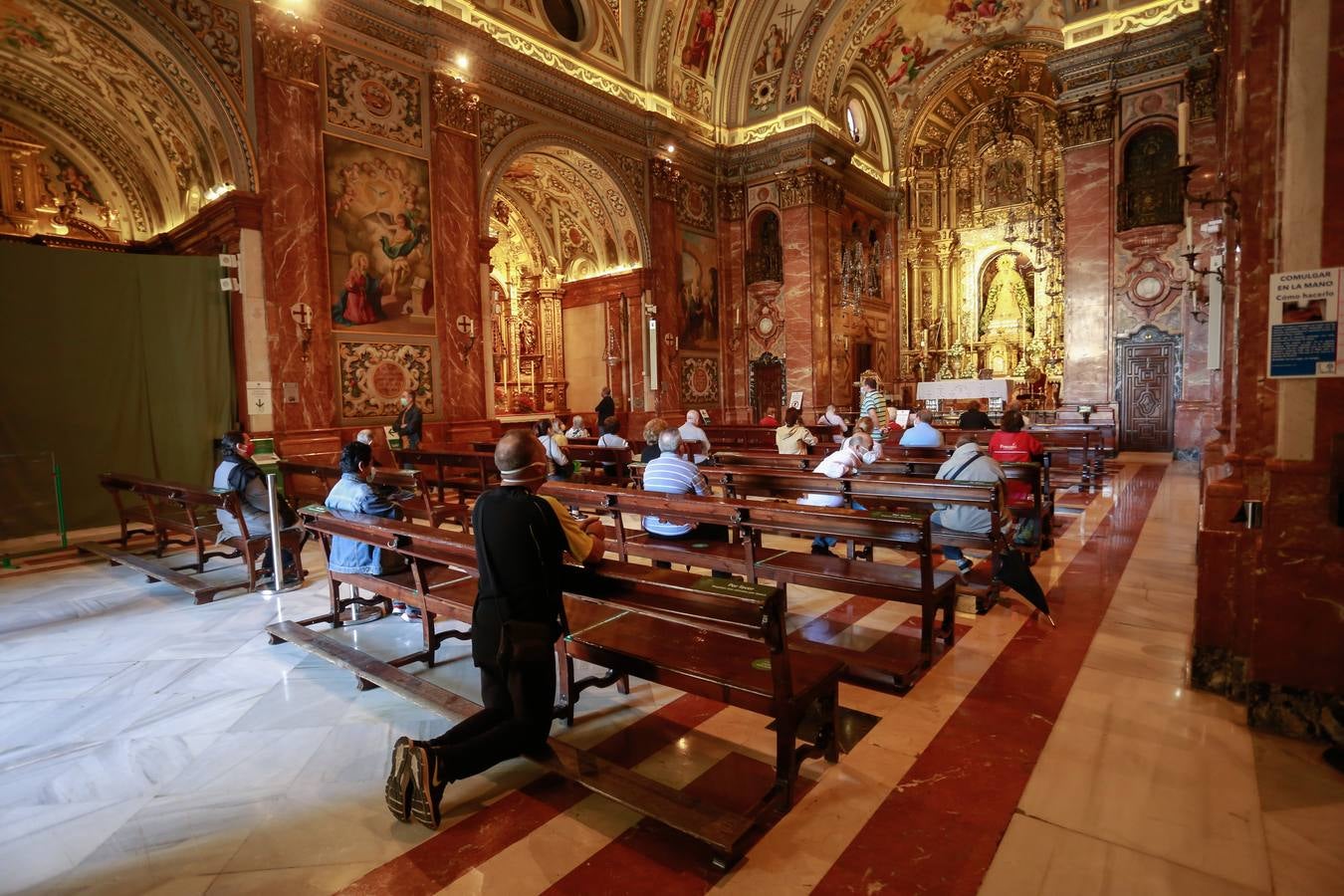 La Basílica de la Macarena abre sus puertas de nuevo