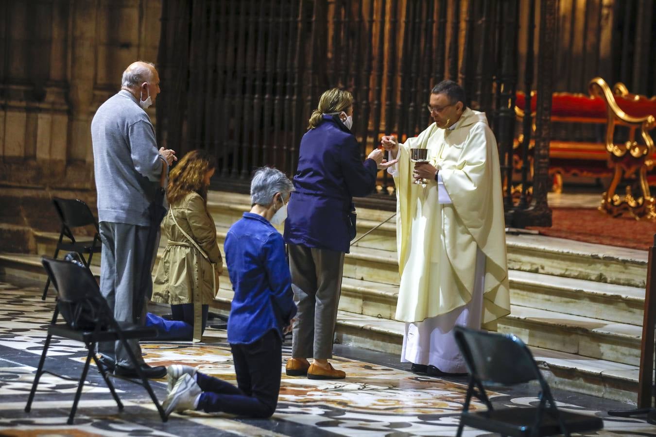 Primeras misas en la Catedral de Sevilla tras entrar en la fase 1 de la «desescalada»