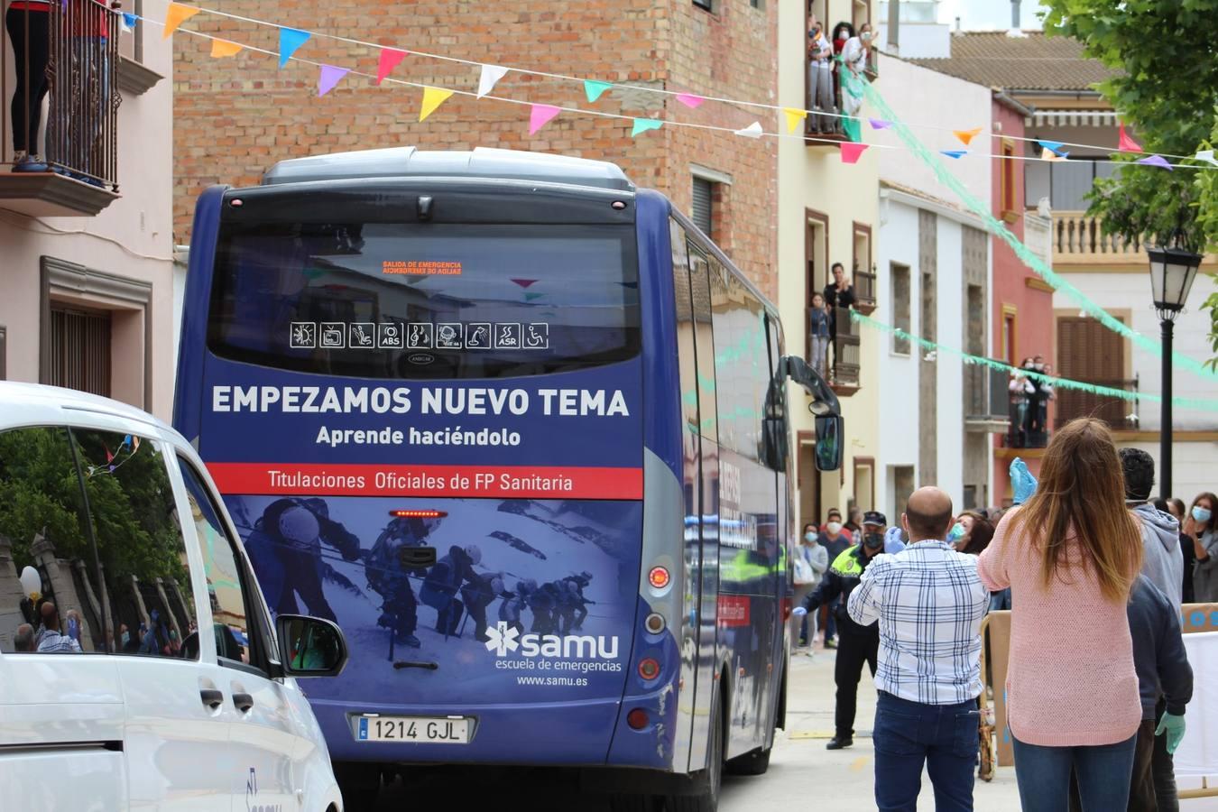 Fotos: Los mayores de Alcalá del Valle vuelven a casa