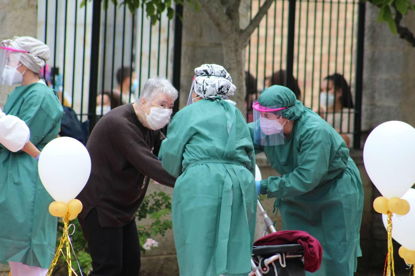 Fotos: Los mayores de Alcalá del Valle vuelven a casa