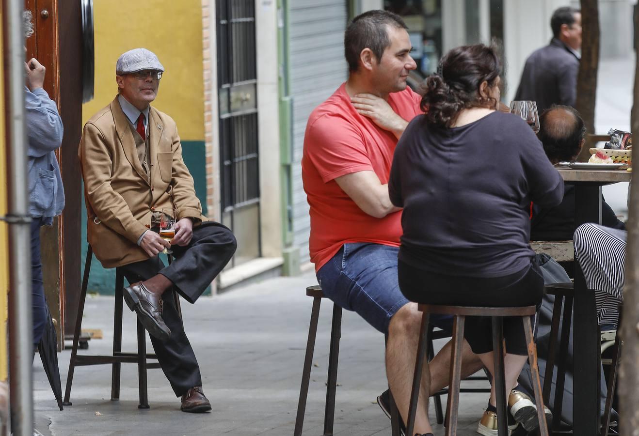 Segundo día de reapertura de comercios en Sevilla