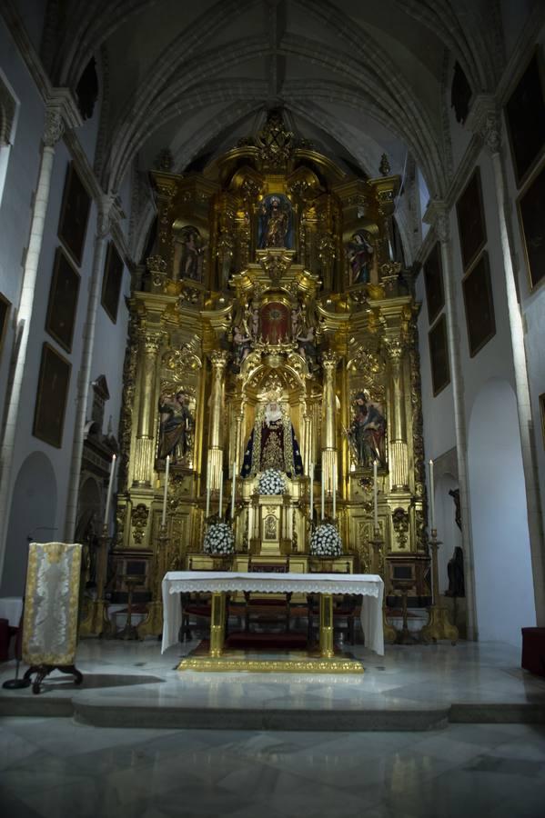 La Virgen de las Penas de Santa Marta en el altar mayor de San Andrés