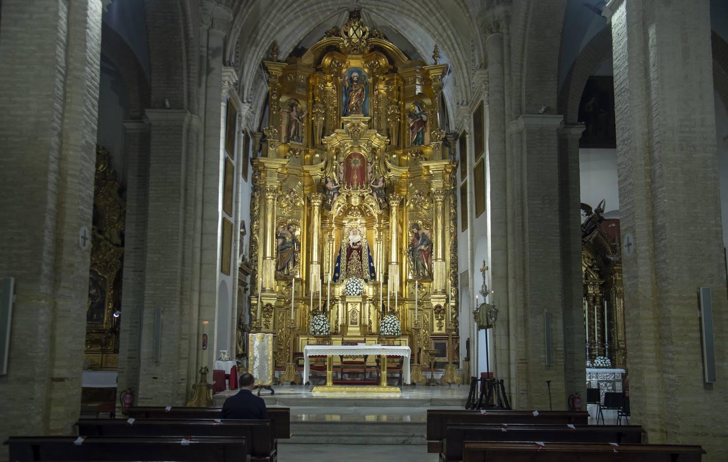 La Virgen de las Penas de Santa Marta en el altar mayor de San Andrés