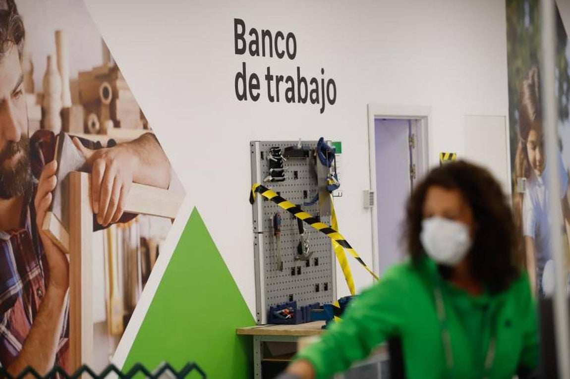 Así se prepara Leroy Merlín en Córdoba para reabrir, en imágenes