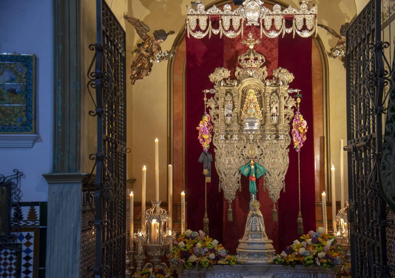 El altar de triduo del Rocío de la Macarena