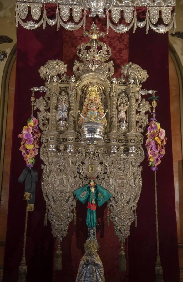 El altar de triduo del Rocío de la Macarena