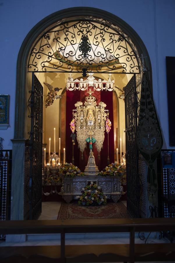 El altar de triduo del Rocío de la Macarena