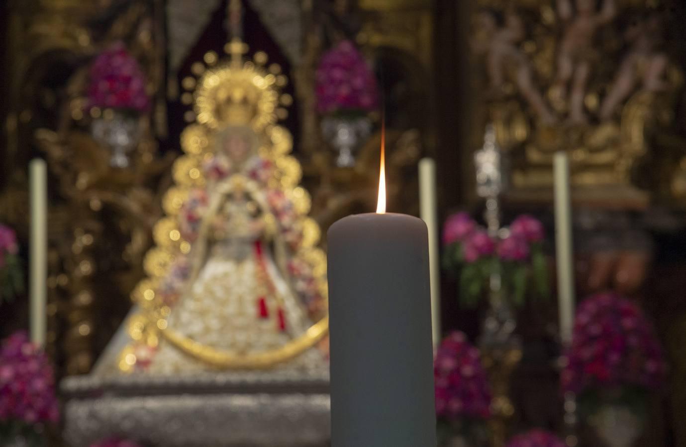 Galería del altar de culto del Rocío Sevilla