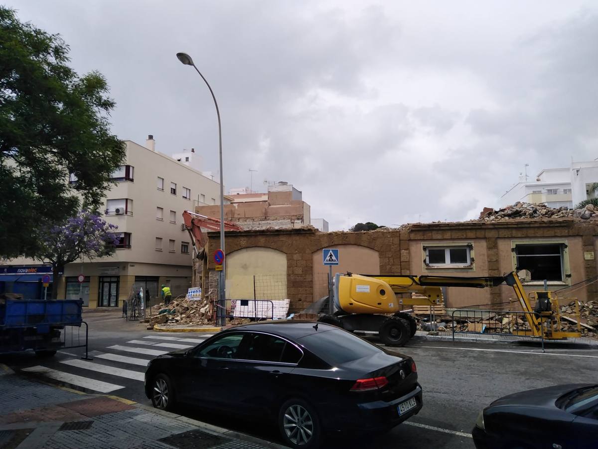 FOTOS: Demolición del chalé de Casanova en Cádiz