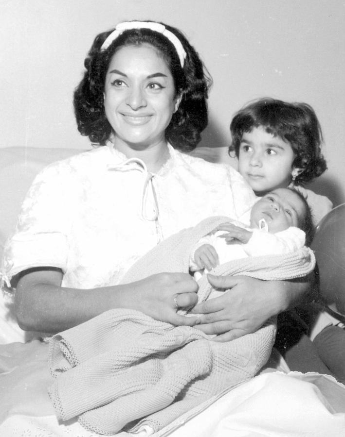 Con sus hijos Antonio y Lolita