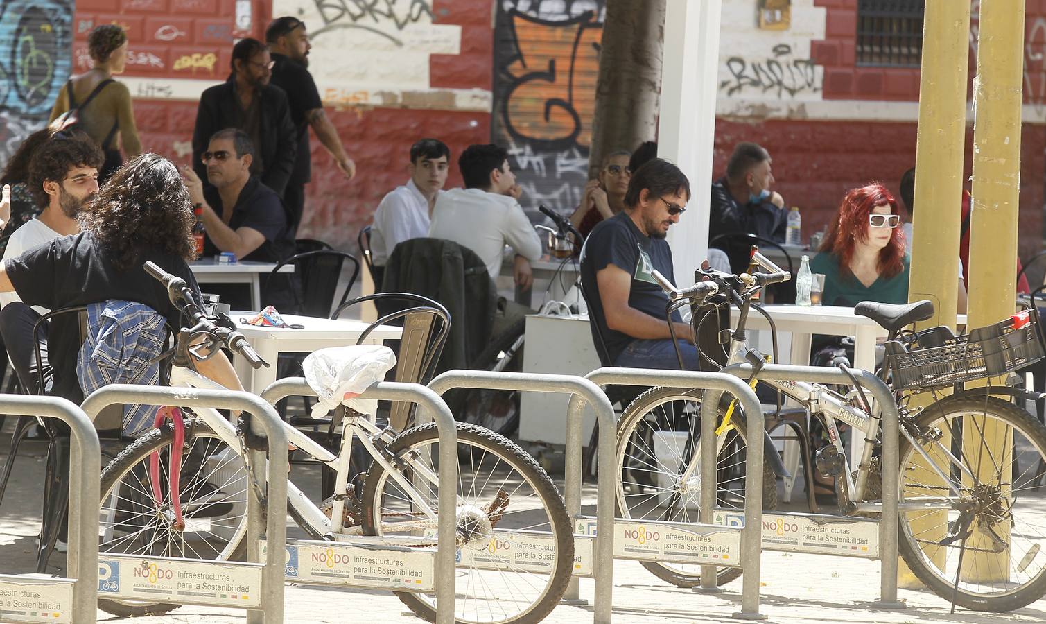 La «nueva normalidad» ya llena paseos y terrazas en Sevilla