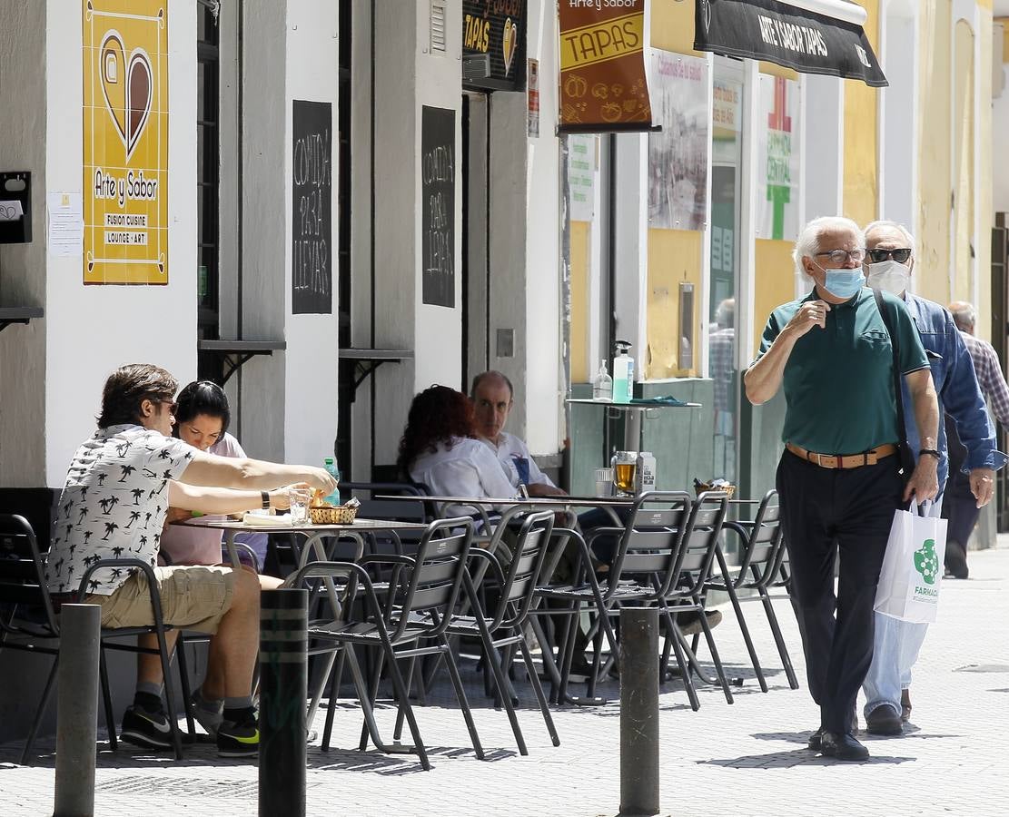 La «nueva normalidad» ya llena paseos y terrazas en Sevilla