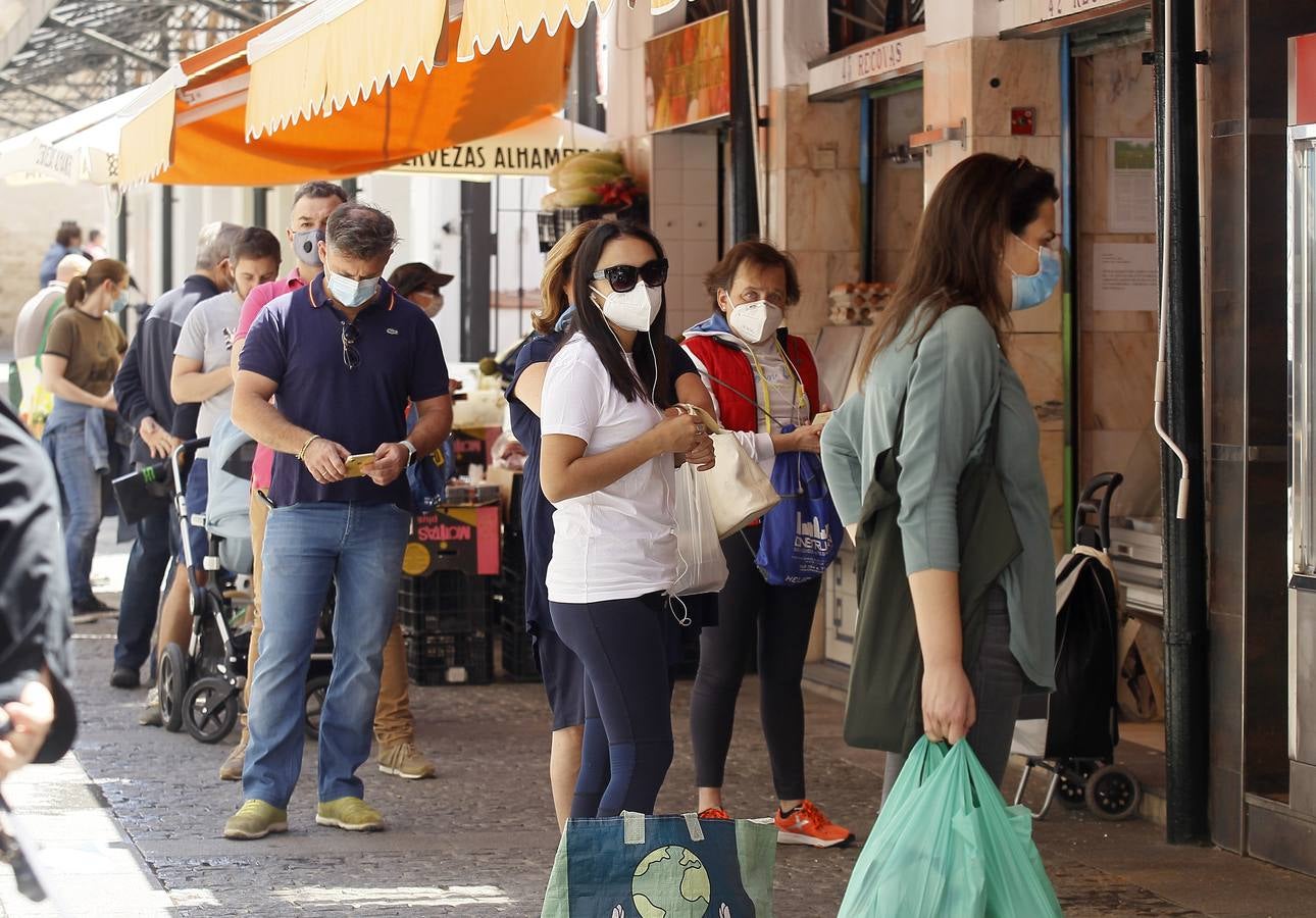 La «nueva normalidad» ya llena paseos y terrazas en Sevilla