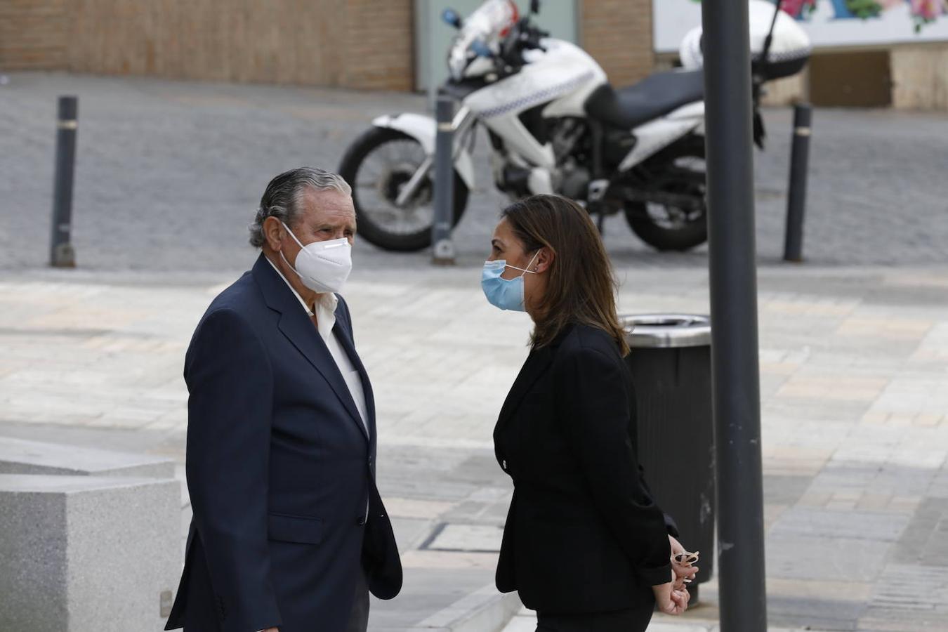 La despedida a Julio Anguita en el Ayuntamiento de Córdoba, en imágenes