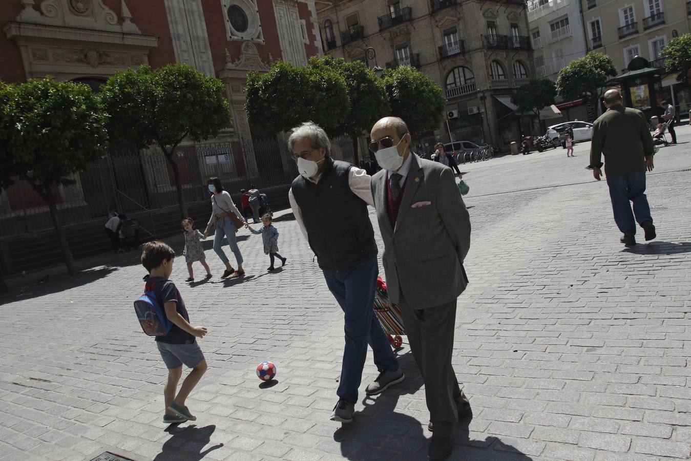 En imágenes, ambiente en el Centro durante la primera fase de la desescalada