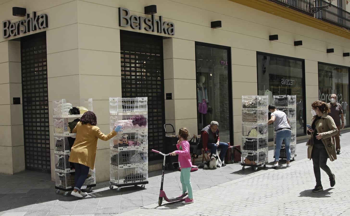 En imágenes, ambiente en el Centro durante la primera fase de la desescalada