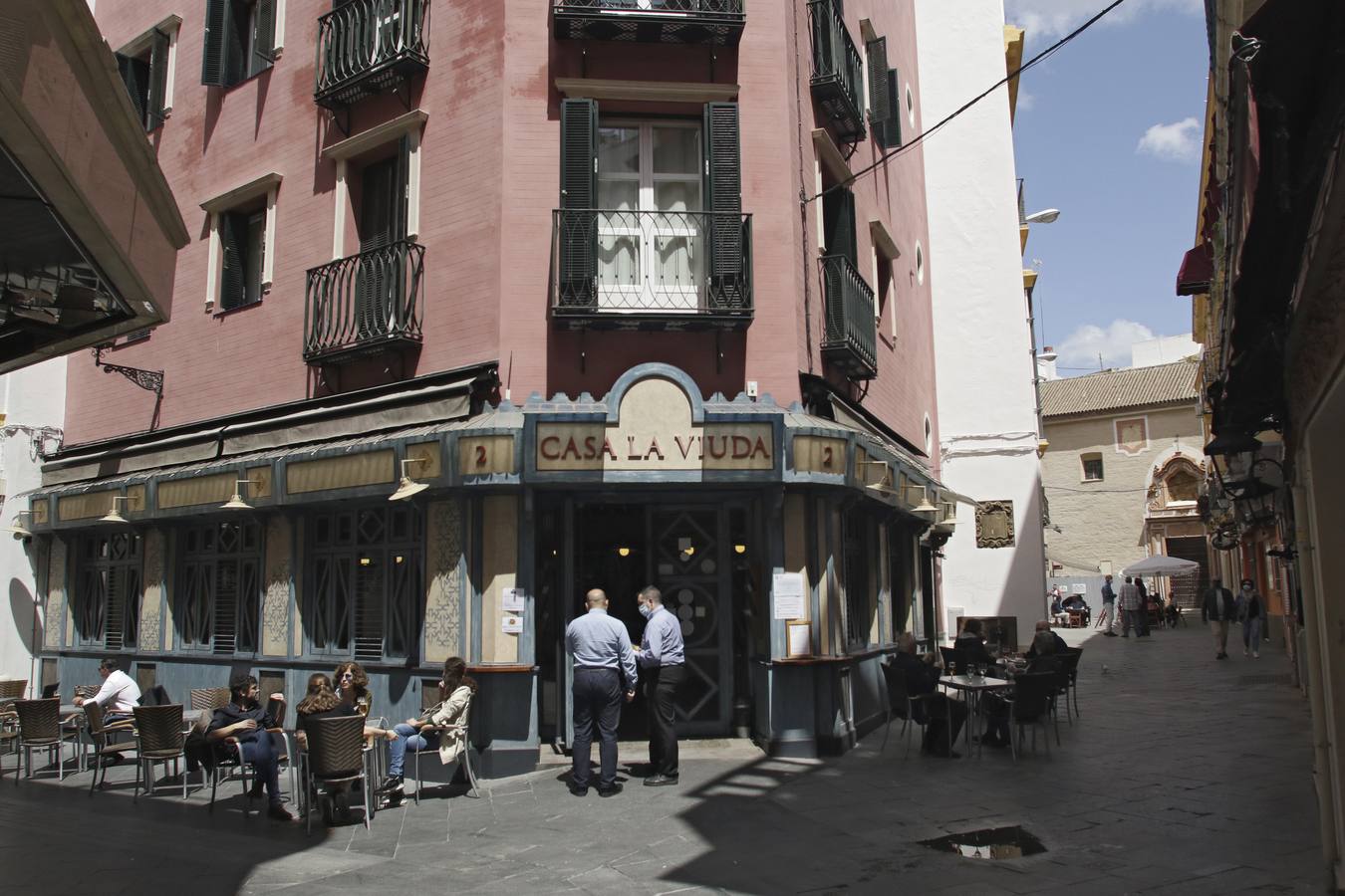 En imágenes, ambiente en el Centro durante la primera fase de la desescalada