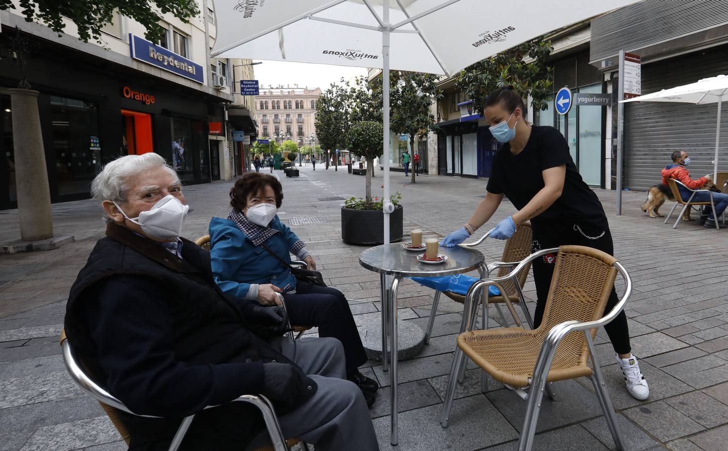 Córdoba recupera el pulso del fin de semana en la Fase 1, en imágenes