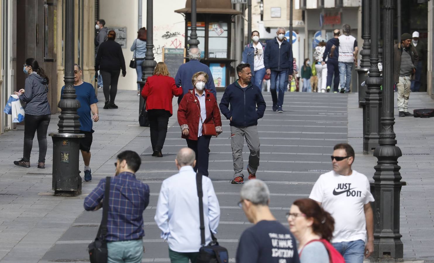 Córdoba recupera el pulso del fin de semana en la Fase 1, en imágenes