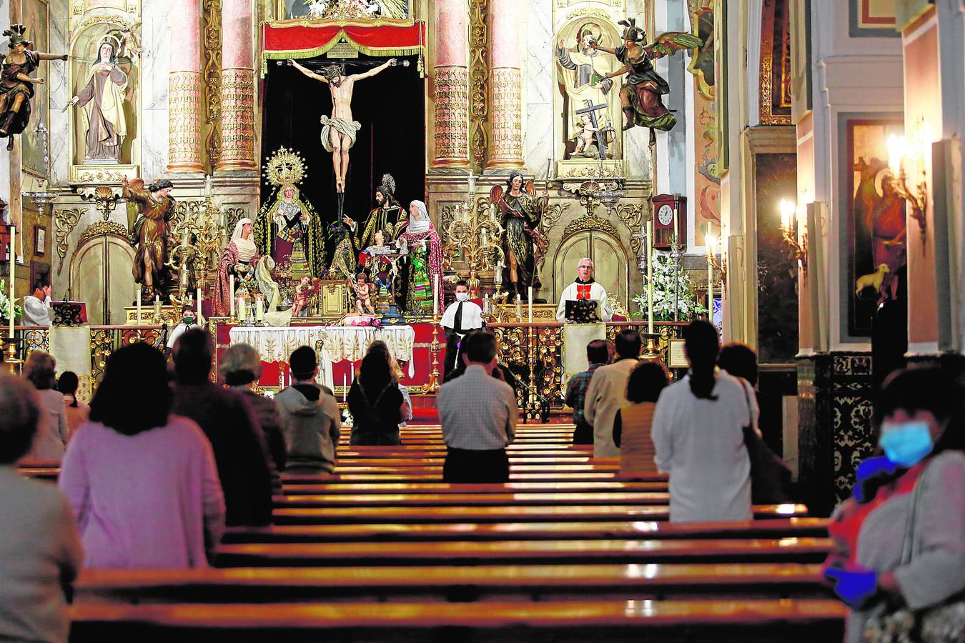 Primer domingo de misas en Sevilla durante la fase 1