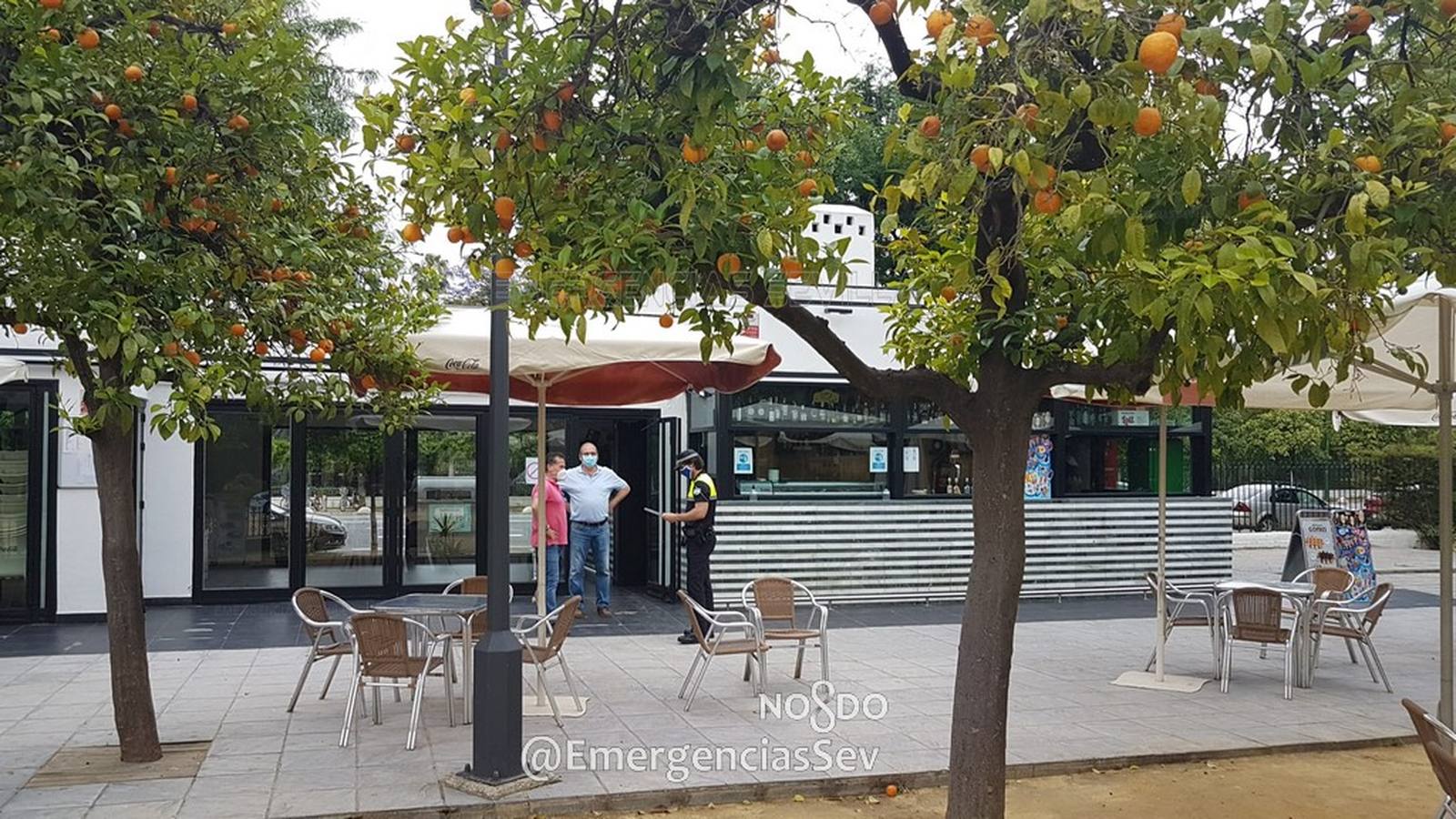 La Policía Local mantiene una campaña de inspecciones para asegurar el cumplimiento de las restricciones en las terrazas de Sevilla