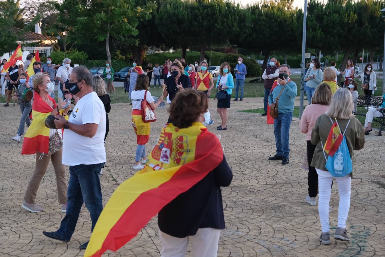 FOTOS: Cacerolada en El Puerto de Santa María contra la gestión de Pedro Sánchez