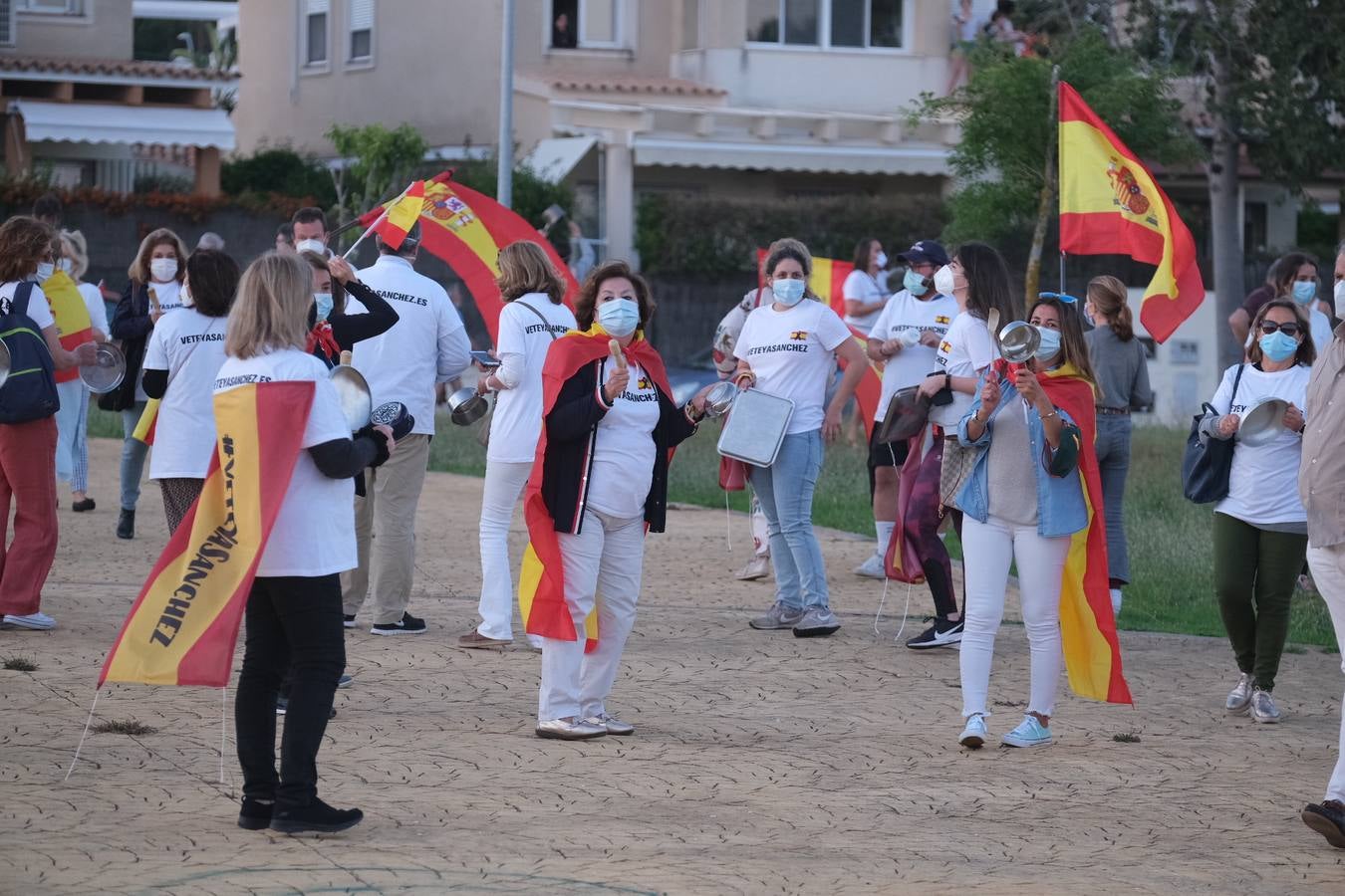 FOTOS: Cacerolada en El Puerto de Santa María contra la gestión de Pedro Sánchez