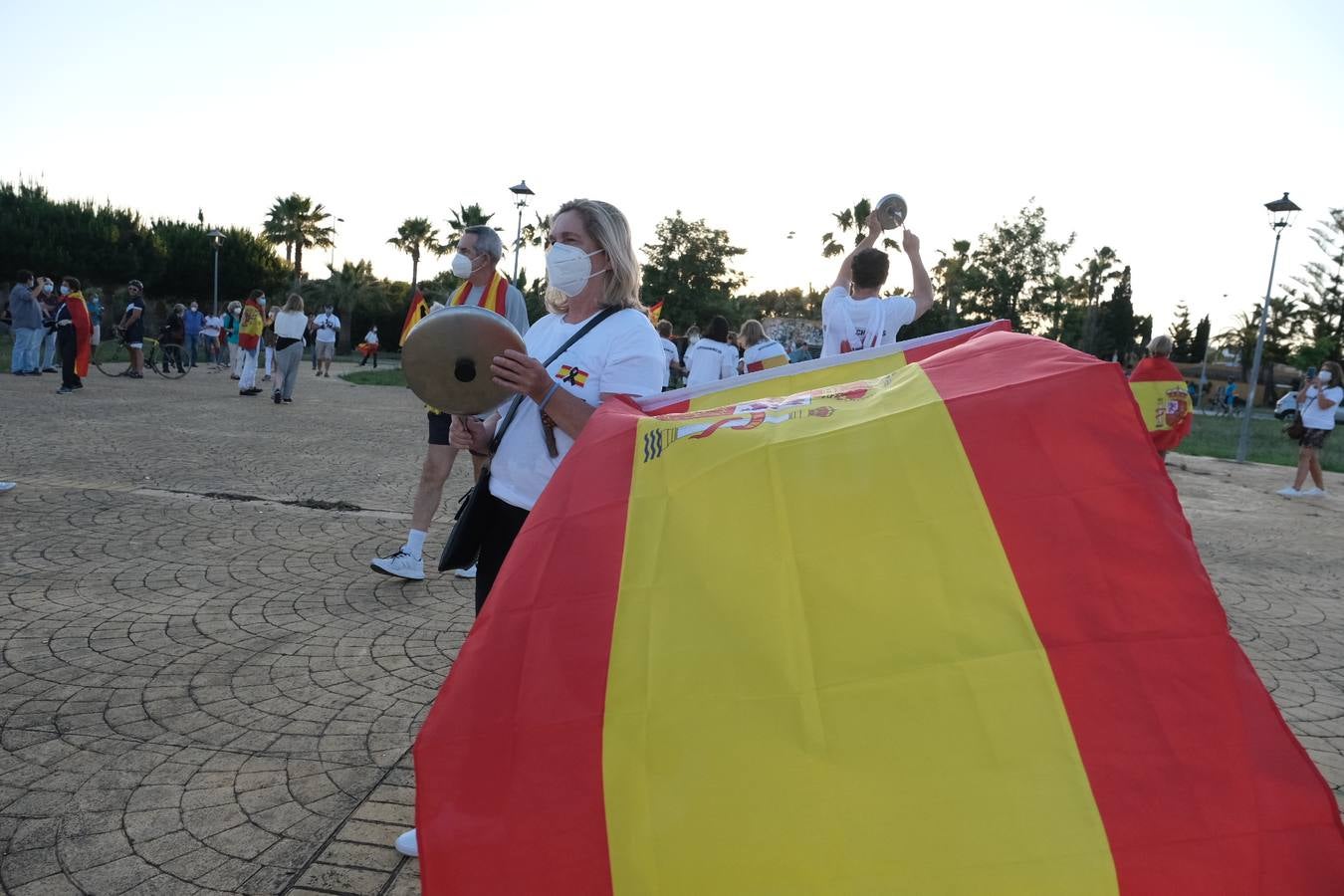 FOTOS: Cacerolada en El Puerto de Santa María contra la gestión de Pedro Sánchez