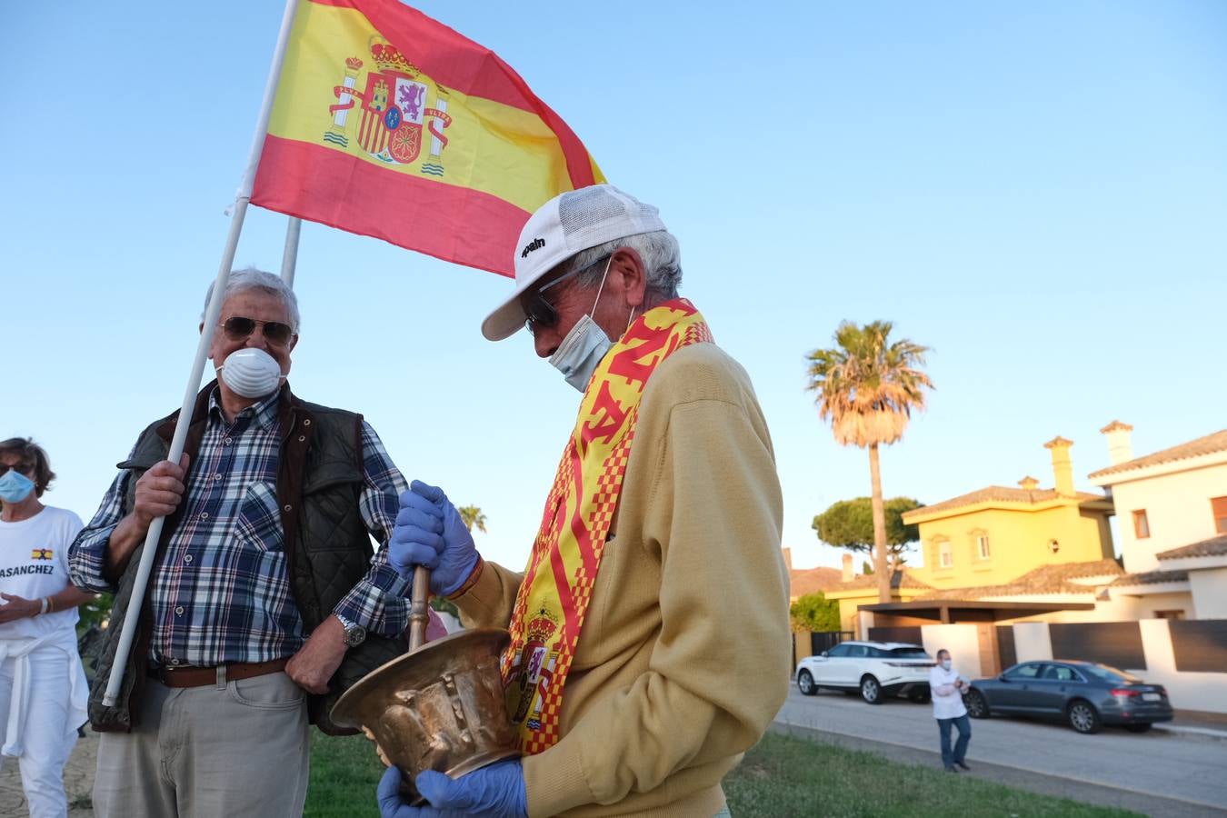 FOTOS: Cacerolada en El Puerto de Santa María contra la gestión de Pedro Sánchez