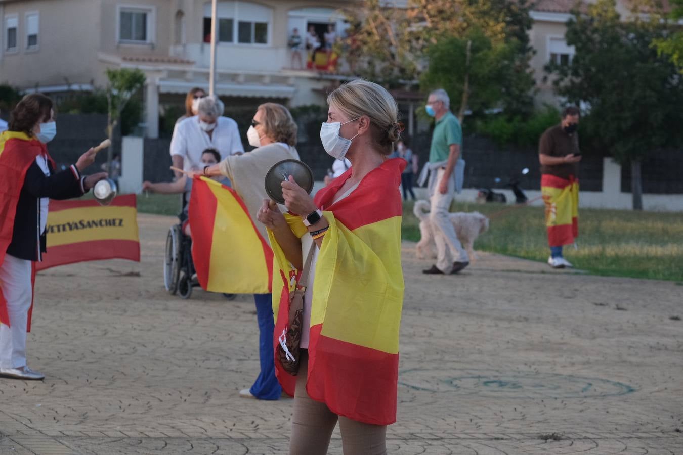 FOTOS: Cacerolada en El Puerto de Santa María contra la gestión de Pedro Sánchez