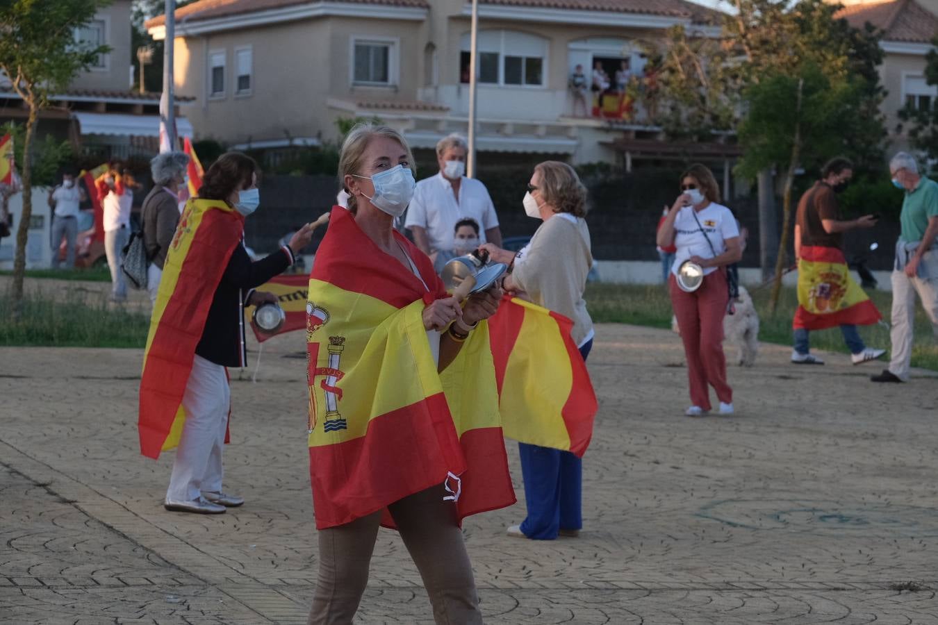 FOTOS: Cacerolada en El Puerto de Santa María contra la gestión de Pedro Sánchez