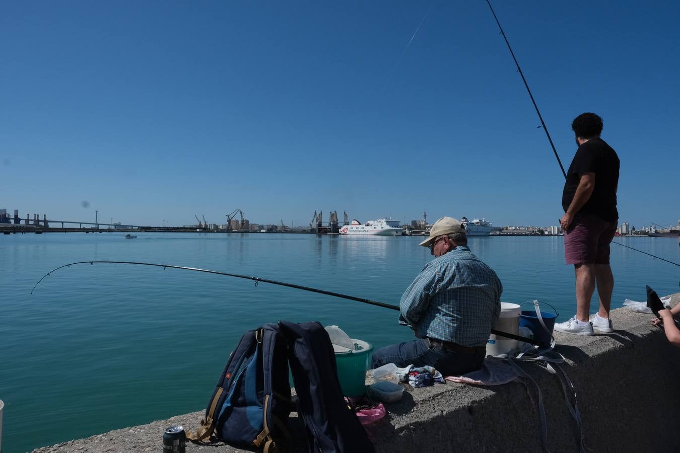 FOTOS: Día a día en Cádiz, en la Fase 1 de la desescalada