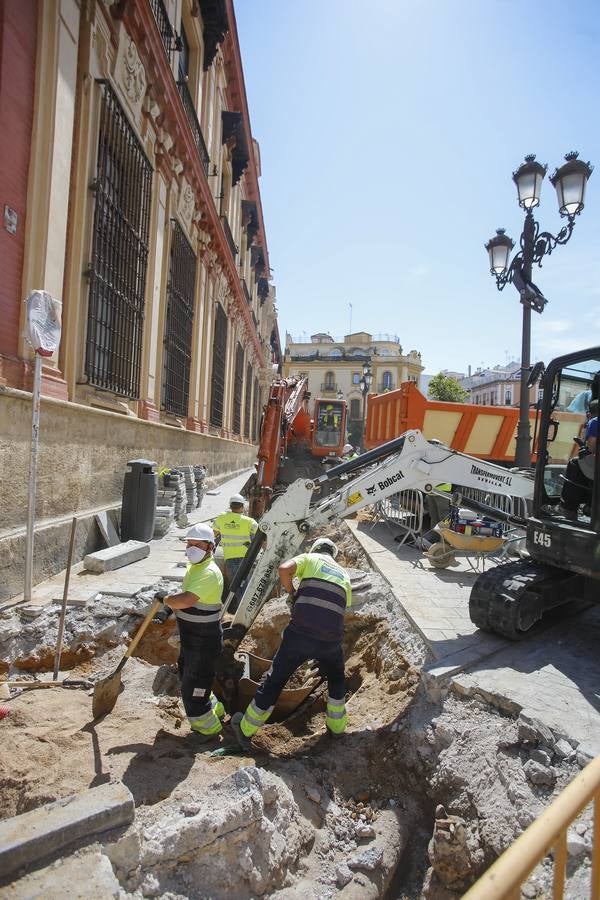 Las obras para la peatonalización de Mateos Gago continúan avanzando en los tres tramos contemplados