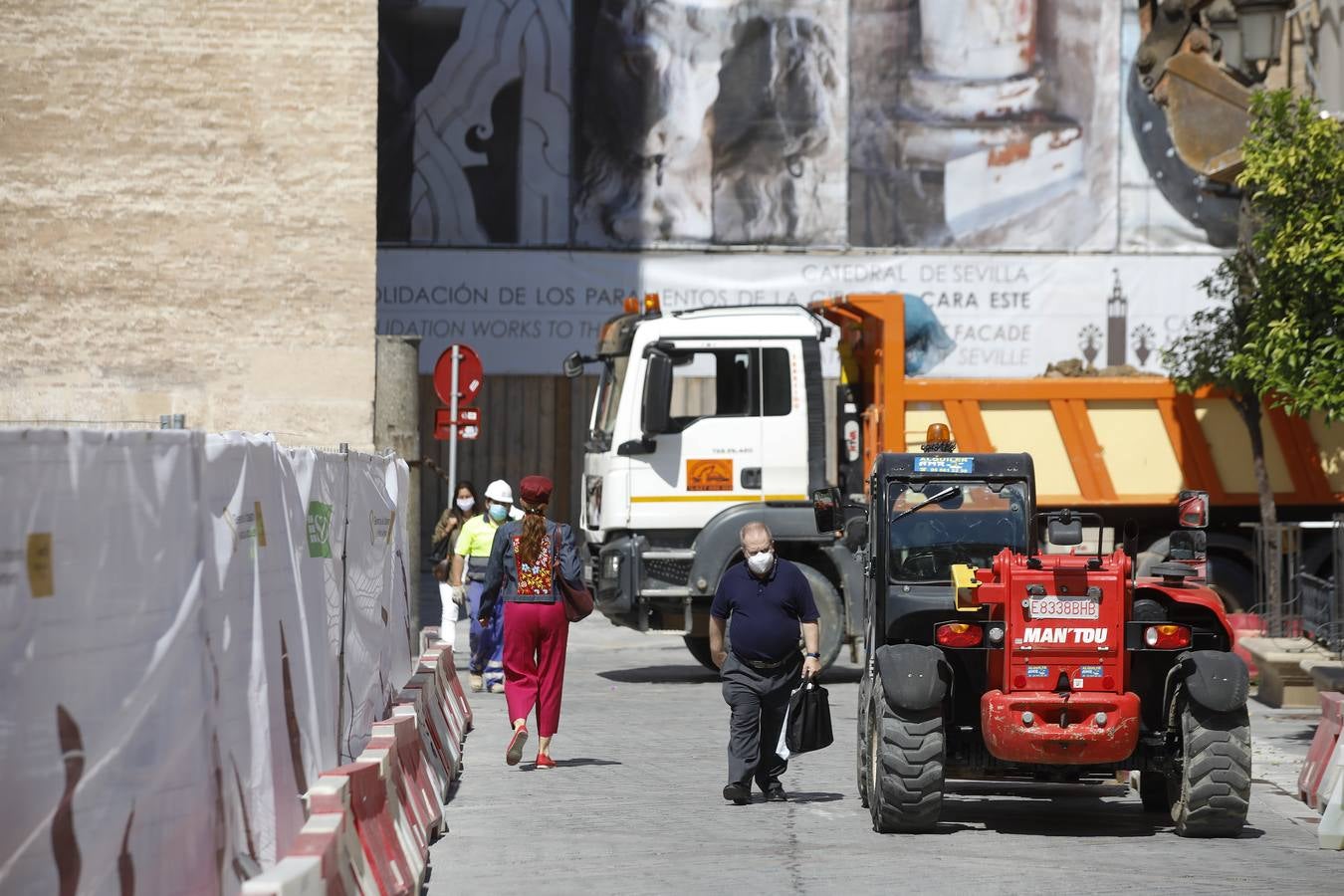 Las obras para la peatonalización de Mateos Gago continúan avanzando en los tres tramos contemplados