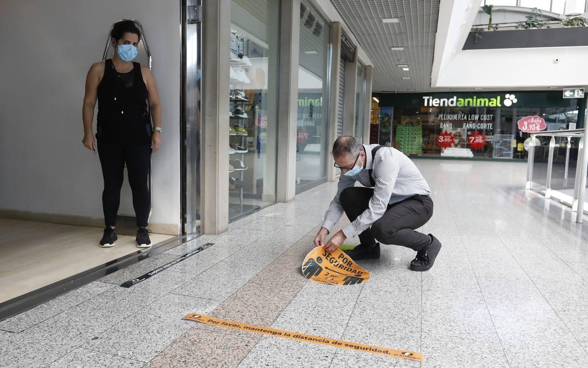En imágenes, el centro comercial El Arcángel de Córdoba prepara su reapertura